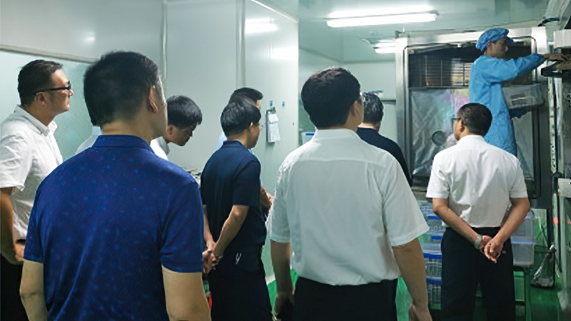 Deputy Secretary of the Municipal Party Committee, Mayor Fu Xuming and his delegation to DayOptics